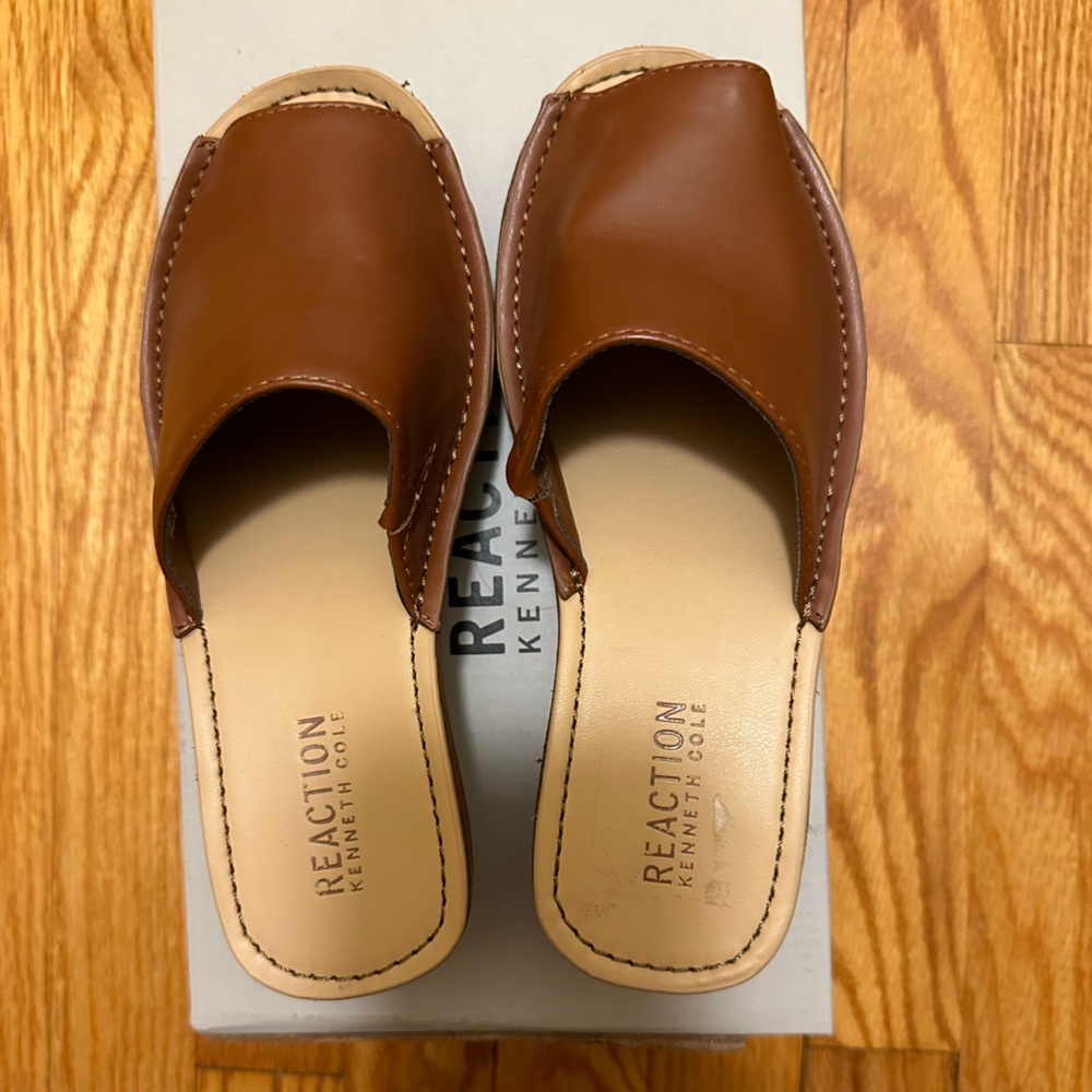 Kenneth Cole Reaction Mule sandals